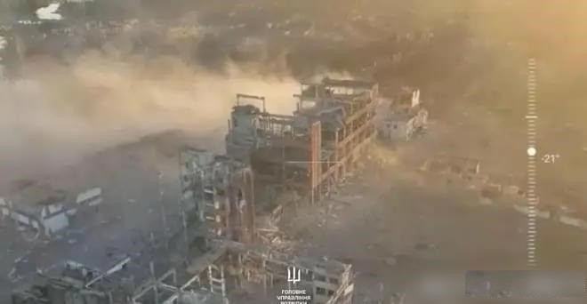 Tuy nhiên, theo “người cung cấp thông tin quân sự” trên kênh Telegram, trên thực tế là Quân đội Nga đã bí mật rút lui trước một ngày và để tránh bị Quân đội Ukraine phát hiện, Quân đội Nga vẫn giả vờ tiếp tục ở đây để tiếp tục giữ vững mục tiêu, khiến Quân đội Ukraine bị mắc lừa.