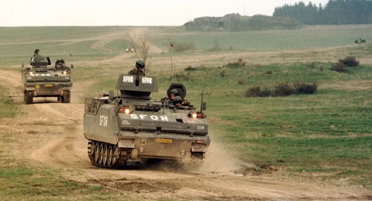 Tuy nhiên, sau khi Quân đội Ukraine mất đi một lượng lớn xe tăng và xe bọc thép trong giai đoạn đầu của cuộc chiến, họ cũng phải chấp nhận những thứ "đồng nát" do phương Tây loại biên để đưa vào sử dụng; tuy nhiên truyền thông Ukraine có lúc ca ngợi chúng hơi thái quá.