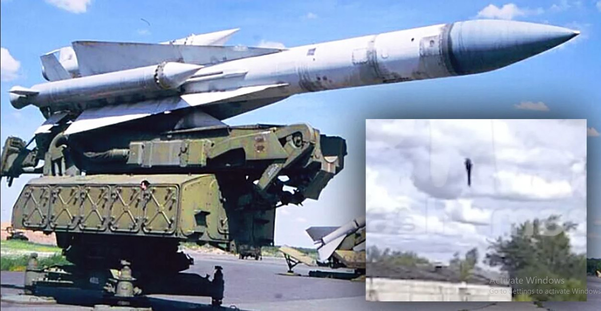 Bước sang thập niên 1980, S-200 dần bị thay thế bởi hệ thống phòng không S-300 hiện đại hơn và cơ động hơn và hiện nay S-200 đã lạc hậu, nên được Quân đội Ukraine chuyển sang làm tên lửa đạn đạo tấn công mặt đất. Có thể coi là như tận dụng tối đa mọi thứ.