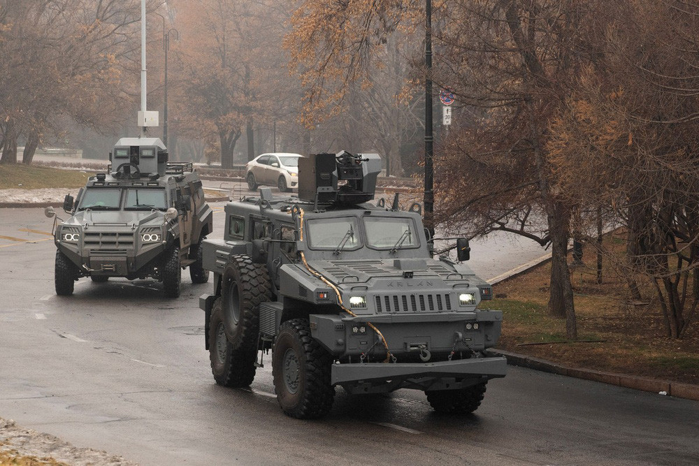 Nhưng nhờ quân đội Nga có mặt kịp thời, nên đã ngăn chặn được những trận chiến ác liệt mới; hầu hết các lực lượng bạo loạn ngoan cố, đã bị tiêu diệt trong các cuộc tấn công. Trong khi những kẻ cực đoan còn lại, buộc phải rút lui và sẽ bị lực lượng an ninh Kazakhstan truy quét trong thời gian tới.