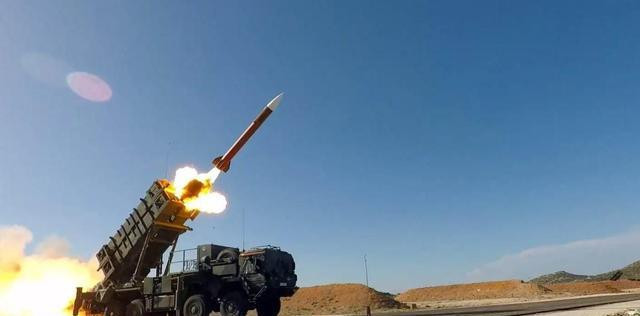 Hiện vẫn chưa rõ những vũ khí phòng không nào mà Mỹ sẽ tiếp tục cung cấp cho Ukraine, nhưng không thể loại trừ hệ thống Patriot là lựa chọn khả dĩ nhất. Các hệ thống phòng không khác như THAAD thì quá tiên tiến và đắt tiền, còn các tên lửa phòng không đời đầu sẽ không có nhiều tác dụng.