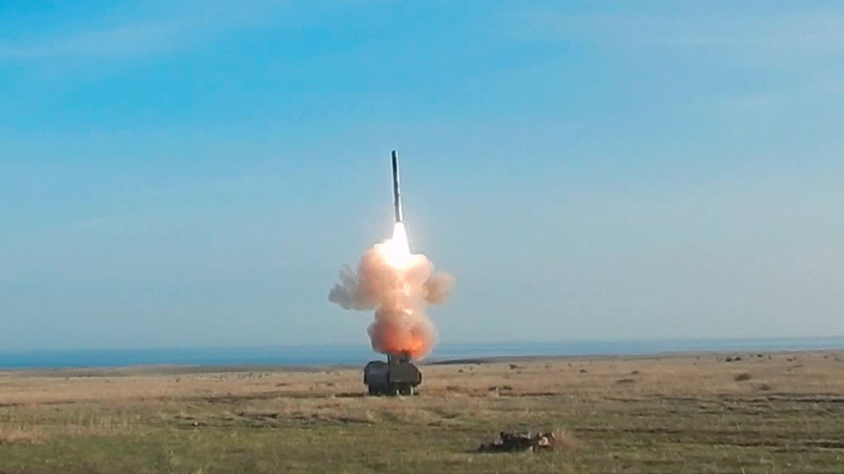 Nhưng liệu ngành công nghiệp quốc phòng của Nga có thể đáp ứng được nhu cầu của Quân đội Nga hay không là một vấn đề lớn; xét cho cùng, cuộc xung đột Nga-Ukraine đã gần 9 tháng. 