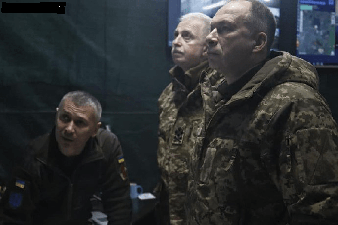 Sau khi chỉ huy quân đội Ukraine, Tướng Silsky đến Bakhmut để thị sát chiến trường, quân đội Ukraine đang lên kế hoạch phản công lại cụm tác chiến tấn công của Nga đã tiến sâu vào trong; đồng thời sẵn sàng phương án rút khỏi Bakhmut khi vòng vây quân Nga chưa khép chặt.