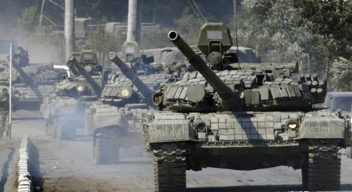 Có vẻ như chỉ huy tối cao của quân đội Ukraine, muốn tiếp tục điều động quân Nga đến Kherson; đồng thời làm suy yếu lực lượng bảo đảm hậu cần của quân đội Nga và không vội vàng cho một trận đánh quyết định. Chính quân đội Nga “thực sự háo hức” cho một trận đánh quyết định, nên vội vã chuyển quân chủ lực từ Donbass và Izyum đến Kherson. 