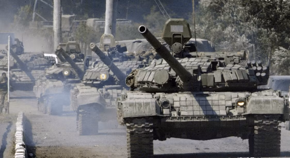 Có vẻ như chỉ huy tối cao của quân đội Ukraine, muốn tiếp tục điều động quân Nga đến Kherson; đồng thời làm suy yếu lực lượng bảo đảm hậu cần của quân đội Nga và không vội vàng cho một trận đánh quyết định. Chính quân đội Nga “thực sự háo hức” cho một trận đánh quyết định, nên vội vã chuyển quân chủ lực từ Donbass và Izyum đến Kherson. 