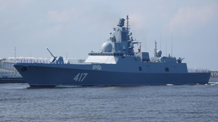 Lớp tàu của Dự án 22350 (lớp Đô đốc Gorshkov) đắt tiền hơn, nhưng được trang bị tốt hơn. Nhưng cái chính là đã có loại động cơ cho Dự án 22350. Tổ máy tua bin khí -diesel М55Р, đứa con tinh thần đầu tiên của UEC Saturn đã ra đời, kịp thời thay thế động cơ Ukraine.