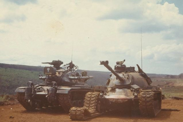 Xe công binh chiến đấu M728 được Mỹ triển khai tại chiến trường miền Nam Việt Nam từ năm 1965 trong biên chế các đơn vị công binh của lực lượng bộ binh cơ giới, hay các đơn vị thiết giáp độc lập. Nhưng nó được biết đến nhiều hơn là phương tiện chiến đấu, đặc biệt là ở mặt trận Củ Chi, để đối phó với các đường địa đạo của quân Giải phóng.