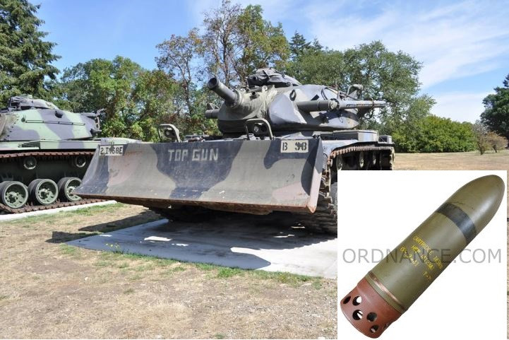 Về vũ khí chính, cả hai phiên bản M728 và M728A1 đều sử dụng pháo nòng ngắn 165mm M135 do Anh thiết kế. Loại pháo nòng ngắn này chỉ có thể bắn được đạn HESH, trọng lượng 29 kg, tầm bắn tối đa 2.400 mét; tầm bắn hiệu quả 925 mét.