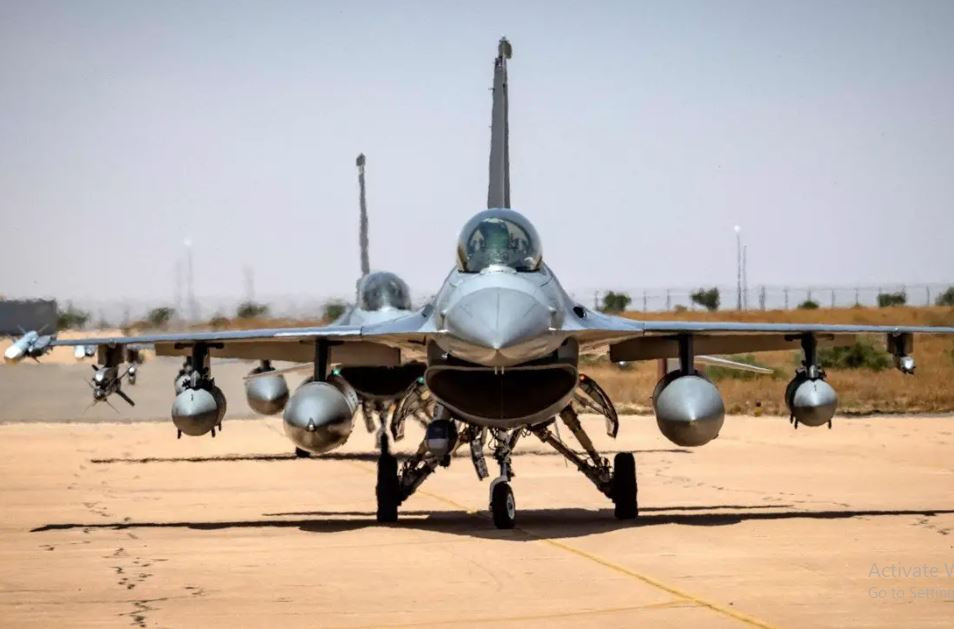 Căn cứ không quân này nằm ở chân đồi Carpathian hiểm trở và cũng là lãnh thổ cực tây của Ukraine, gần thành phố lớn Lviv ở phía tây Ukraine và rất gần biên giới với Ba Lan, một thành viên của NATO. Điều này không có gì đáng ngạc nhiên, khi Ukraine chính thức nhận lô máy bay chiến đấu F-16 đầu tiên vào tháng 7 năm nay. 