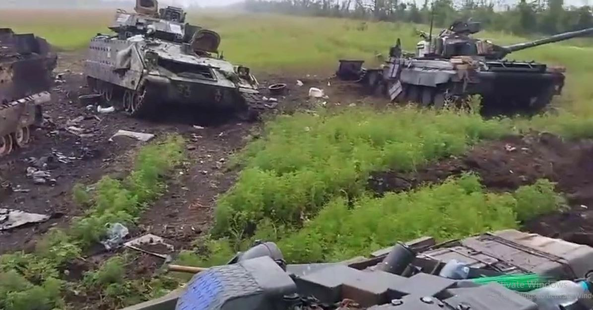 Trước đó, quân đội Ukraine đã nhiều lần cố gắng đột nhập mạnh vào các bãi mìn của Nga, dù không có đủ phương tiện rà phá bom mìn và cuối cùng họ thường xuyên bị mìn chống tăng ngăn cản. Dù là xe tăng T-72, T-80 của Liên Xô hay Leopard-2, Challenger-2 do phương Tây cung cấp, việc rút lui khỏi bãi mìn dày đặc của quân đội Nga cũng khó, chứ đừng nói đến việc đấu tăng với quân Nga. 