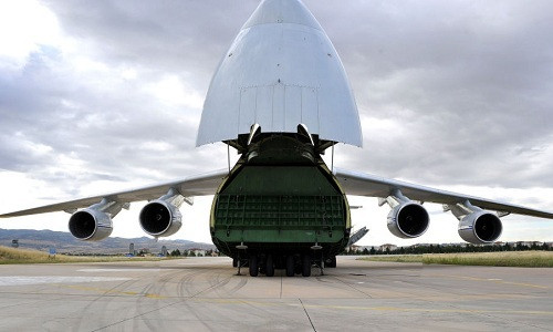 Đây là động thái đáng ngạc nhiên khi, mối quan hệ căng thẳng giữa Washington và Ankara về việc mua hệ thống phòng không S-400 của Nga. Do đó, các lệnh trừng phạt đã được áp đặt đối với những người đứng đầu tổ hợp công nghiệp-quân sự của Thổ Nhĩ Kỳ, và dự án sản xuất và mua chiến đấu cơ F-35 đã bị đóng băng.