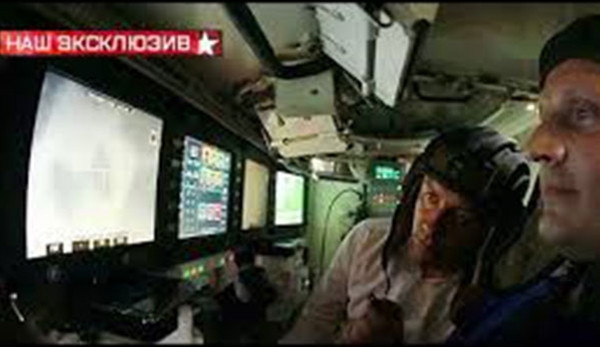 Trong bối cảnh chiến trường Ukraine diễn biến ác liệt, tình báo Anh tỏ ra nghi ngờ về khả năng Quân đội Nga đưa các mẫu xe tăng T-14 mới nhất vào chiến trường. Tình báo Anh cho rằng, xe tăng T-14 Armata có thể đã được nhìn thấy ở Ukraine, nhưng chưa tham gia vào bất kỳ trận chiến đấu nào. 