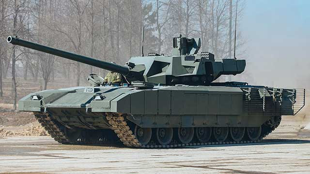 Theo nguồn tin được TASS trích dẫn, việc triển khai xe tăng T-14 Armata, được thực hiện với mục tiêu chính là đánh giá hiệu quả hoạt động của nó trong các tình huống chiến đấu thực tế. Có thông tin cho rằng, số T-14 đã được bố trí cách xa tiền tuyến.