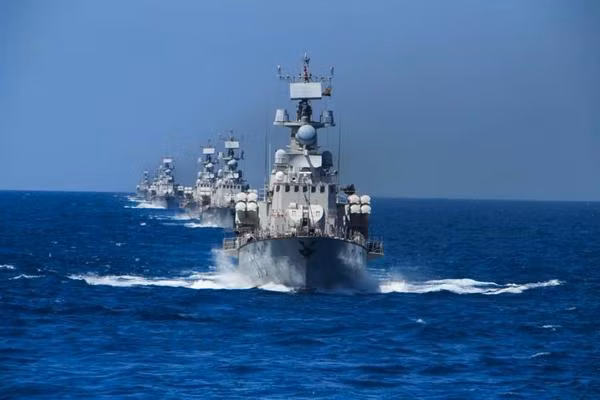 Theo chuyên gia Kashin, chiến trường thứ nhất mà vũ khí Trung Quốc có khả năng thực chiến đầu tiên đó là “Thùng thuốc súng” Đông Á và eo biển Đài Loan. Ở khu vực này, nếu xảy ra xung đột lớn trên biển trong tương lai, thì hải quân và không quân, sẽ trở thành lực lượng nòng cốt tác chiến của Quân đội Trung Quốc.