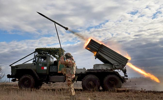 Còn Viện Nghiên cứu Chiến tranh Mỹ (ISW) đã trích dẫn các hình ảnh định vị địa lý xác nhận một số thành công có ý nghĩa về mặt chiến thuật và hoạt động của Quân đội Nga theo hướng Bakhmut-Soledar, trong một chiến dịch tấn công cục bộ ở khu vực này (từ đầu tháng 11/2023). 