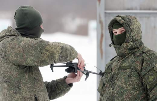 Trong trận đánh ác liệt này, lính dù Nga đã dũng cảm, gan dạ, thể hiện ý chí chiến đấu ngoan cường và hiệu quả chiến đấu mạnh mẽ. Họ không chỉ sử dụng các loại vũ khí hiện đại như UAV tự sát Lancet hay UAV 4 trục, mà còn thể hiện khả năng áp dụng chiến thuật xuất sắc.