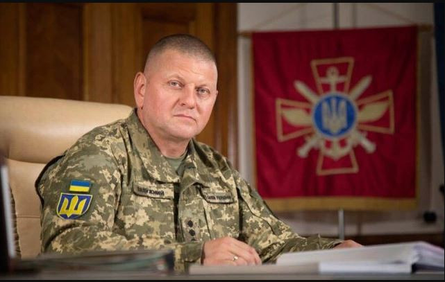 Phe còn lại ủng hộ việc tiếp tục tấn công, cho rằng những lời chỉ trích hiện có là "sự thiếu kiên nhẫn bị hiểu nhầm". Có thông tin cho rằng, tướng Valery Zaluzhny, Tổng tư lệnh Lực lượng Vũ trang Ukraine, thuộc phe thứ hai.