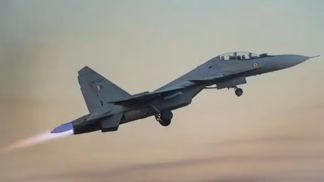 Việc nâng cấp chiến đấu cơ Su-30MKI của Ấn Độ, lên chuẩn "Super Sukhoi", đánh dấu sự hiện đại hóa đáng kể của một trong những máy bay chiến đấu chủ lực của Không quân Ấn Độ. Dự án này nhằm mục đích nâng cao hiệu quả chiến đấu của máy bay, bằng cách kết hợp các công nghệ tiên tiến của phương Tây, giúp cải thiện đáng kể khả năng không chiến của máy bay.