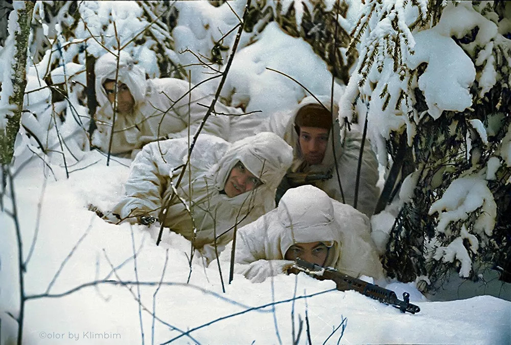 Trong khi đó, Hồng quân Liên Xô đã được chuẩn bị tốt hơn cho tình huống này. Thứ nhất, nước này luôn sẵn sàng cho thời tiết mùa đông, bởi đây là điều hiển nhiên trong cuộc sống của họ.