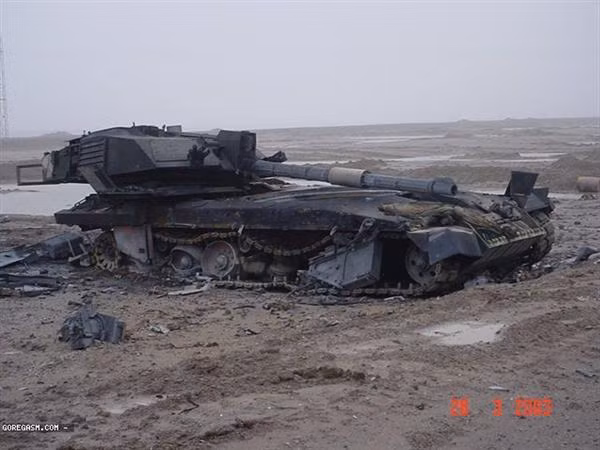 Theo giới phân tích quân sự, xét về việc việc cung cấp xe tăng được thực hiện theo từng đợt nhỏ, rõ ràng là ở phương Tây và Ukraine đều lo sợ rằng, nếu để Nga xác định được các khu vực có các phương tiện chiến đấu này, họ có thể bị tấn công trước khi xe tăng có thể tham chiến.