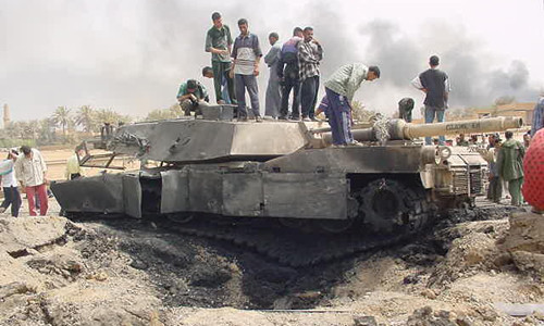 Trong điều kiện chiến trường khốc liệt như cuộc xung đột Nga-Ukraine đang diễn ra, quân đội Ukraine không có khả năng bảo dưỡng những chiếc xe tăng này. Chuyên gia quân sự Mỹ Mark Hertling cho rằng, việc bảo dưỡng xe tăng không đúng cách, có thể dẫn đến thảm họa trong chiến đấu. 