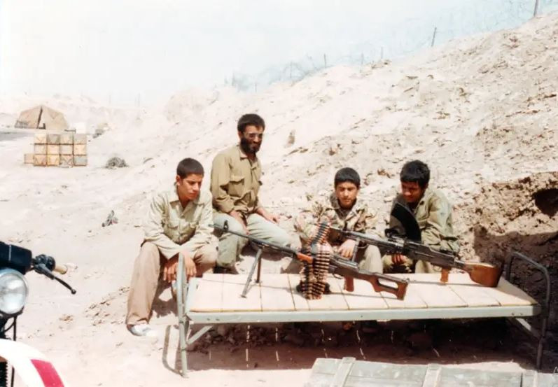 Mặc dù những mẫu súng máy này “cổ xưa”, thiết kế phức tạp và lạc hậu; nhưng trong bối cảnh bây giờ, ngay cả những loại vũ khí như vậy cũng đang có nhu cầu. Như vậy có thể nói, Quân đội Nga cũng đang rất thiếu vũ khí, chứ không chỉ Quân đội Ukraine.