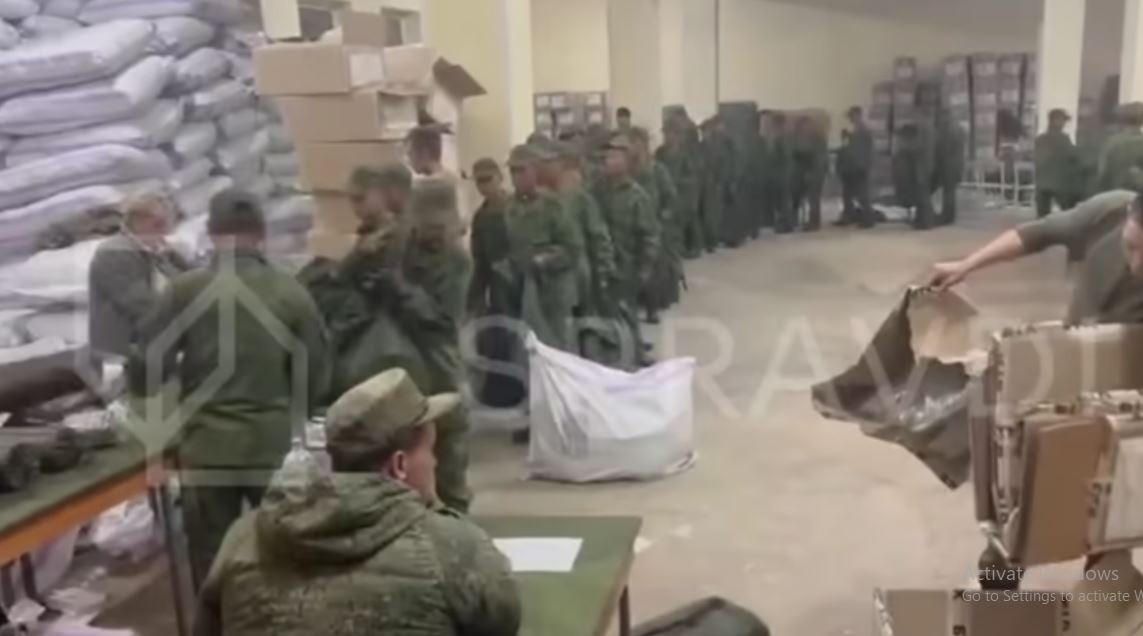 WP cho biết, lính Triều Tiên hiện có mặt ở Nga là khoảng “10 nghìn người”, họ đều là lực lượng tinh nhuệ được huấn luyện bài bản, có bản lĩnh chính trị vững vàng, ý chí quyết tâm cao, sẽ là sự trợ giúp đắc lực cho Quân đội Nga trong tình thế khó khăn này.