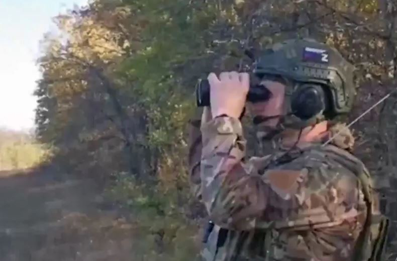 Trong khi đó, vào ngày 8/10, tờ Thời báo Washington (The Washington Post – WP) của Mỹ cho biết, Bộ Tổng tham mưu Quân đội Nga đã thành lập một cụm quân hùng mạnh, gồm 50.000 người ở khu vực Kursk, trong đó có cả lính Triều Tiên.