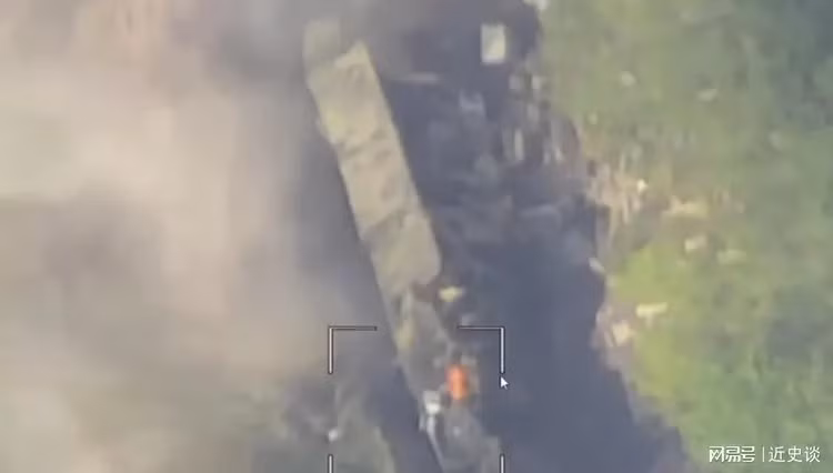 Do đó, khi chúng ta nhìn vào các cuộc tấn công của RFAF vào các khu vực tập kết quân của AFU, tại khu vực rừng Sumy trong chiến dịch Kursk, thấy phần lớn là các lực lượng của AFU, đang làm công tác chuẩn bị, để tăng viện cho khu vực Kursk.