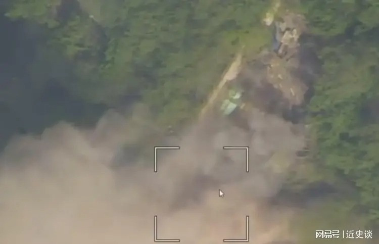 Lúc này, lực lượng chủ lực của cụm chiến thuật AFU ở Sumy, ít nhất phải nằm ngoài tầm bắn của pháo binh thông thường của RFAF. Và để giảm bớt sự tấn công tập trung của tên lửa chiến thuật và đạn rocket tầm xa của quân Nga, AFU phải được triển khai phân tán nhất có thể.