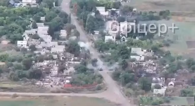 Tờ Forbes của Mỹ cho biết thêm chi tiết về cuộc phản công của quân Ukraine gần Pokrovsk. Tại khu vực trọng điểm nơi quân đội Nga đã tập trung lực lượng lớn, cuộc phản công của quân đội Ukraine đang phát huy tác dụng.