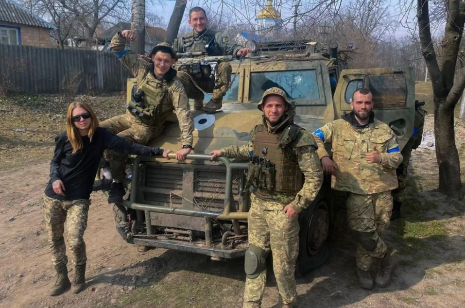 Tình hình trên chiến trường Ukraine đã trở nên hoàn toàn minh bạch do việc sử dụng rộng rãi UAV, cùng với các mối đe dọa từ các loại vũ khí như mìn, pháo, tên lửa chống tăng và máy bay đã vượt xe tăng và xe bọc thép. Do vậy một số chuyên gia cho rằng, lực lượng tăng, thiết giáp không thể thay đổi được cục diện chiến trường.