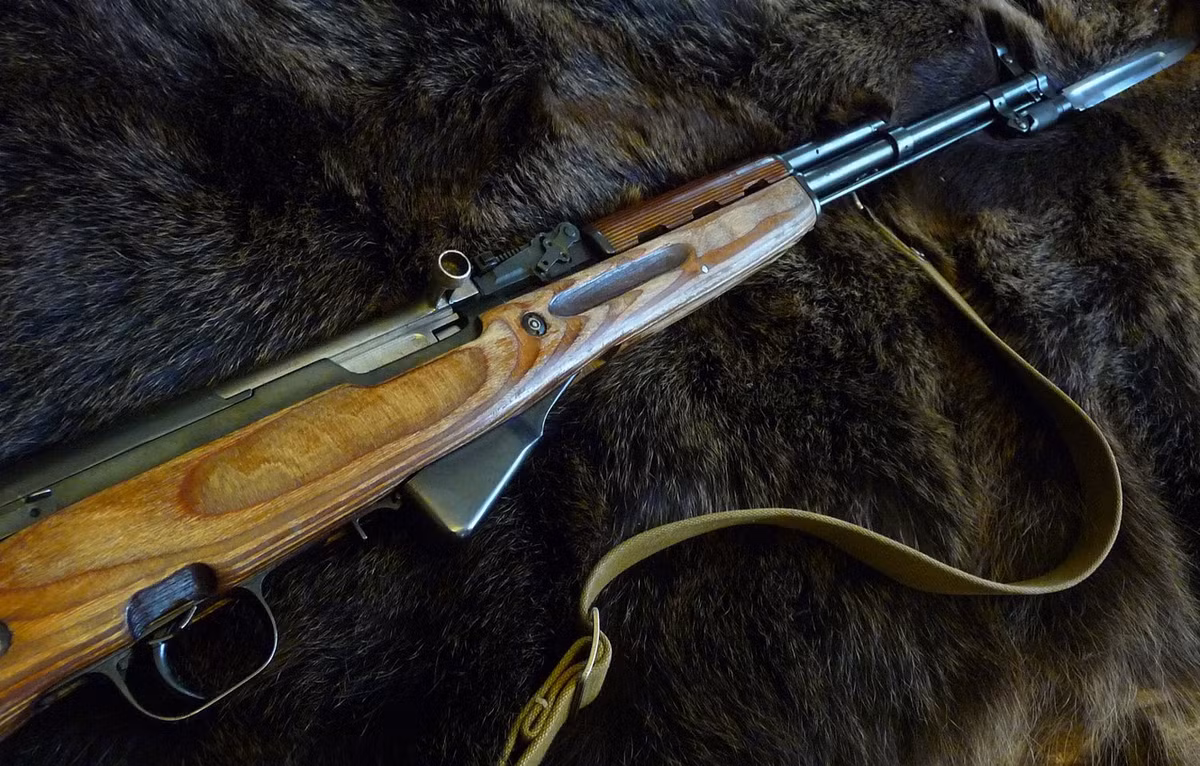 Súng trường CKC carbine sử dụng loại đạn mới (Kiểu 1943), có tầm bắn hiệu quả là 300 mét. Súng hoạt động rất ổn định và chính xác, nếu so với các đối thủ lớn nhất của nó là AK-47. Nhưng CKC có một số nhược điểm, dẫn đến nó không được chấp nhận đưa vào trang bị diện rộng.