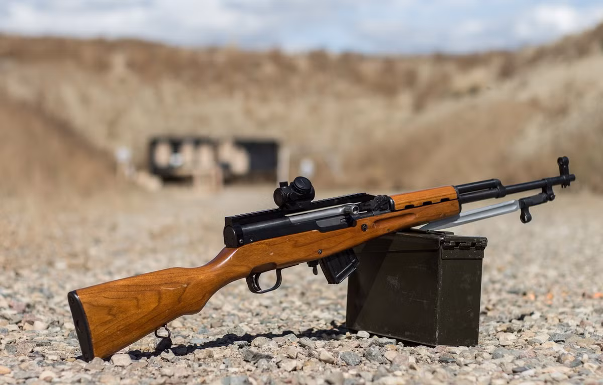 “CKC là một khẩu súng trường bán tự động thời đại mới, nó là một vũ khí khá tốt và đáng tin cậy vào năm 1947, vì các kỹ sư đã có gần bảy năm để chuẩn bị vũ khí này cho các cuộc thử nghiệm trong quân đội”; Kozulin cho biết thêm.