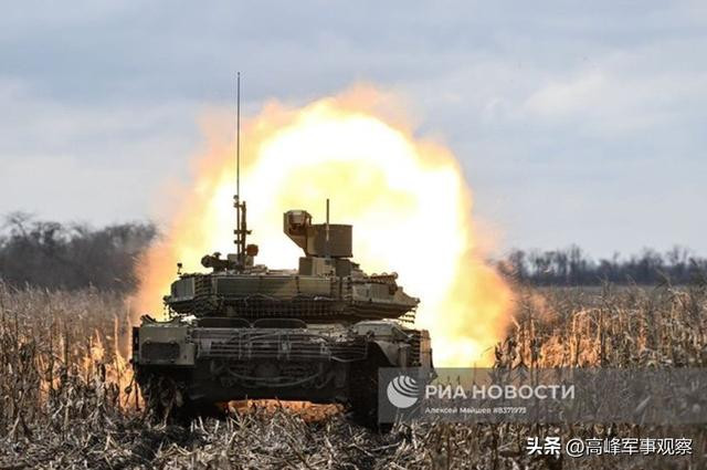 Quân đội Nga chủ yếu sử dụng các cuộc tấn công bằng pháo binh để tìm và kiểm tra các vị trí yếu của Quân đội Ukraine, nhưng vẫn chưa đạt được bước đột phá lớn trong 7 chiến trường. Nơi duy nhất mà Quân đội Nga đạt được tiến bộ là chiến trường Bakhmut, nơi lính đánh thuê Wagner là lực lượng tấn công chủ yếu.