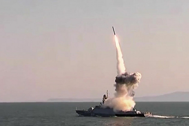 Căng thẳng giữa Nga và khối NATO đã gia tăng đáng kể. Đồng thời, có khả năng xảy ra một cuộc xung đột vũ trang toàn diện; do vậy Nga phải tính đến các phương án, trong đó có kế hoạch đánh trả các phương án tiến công của NATO.