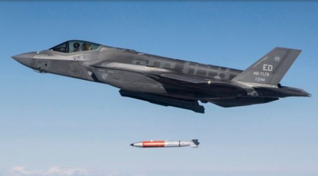 Vào ngày 21/9 vừa qua, hai máy bay chiến đấu F-35A của Không quân Mỹ đã được trang bị phiên bản giả (JTA) của bom hạt nhân B61-12, để thực hiện chuyến bay thử nghiệm cuối cùng; trong khuôn khổ sử dụng các loại vũ khí của máy bay chiến đấu.