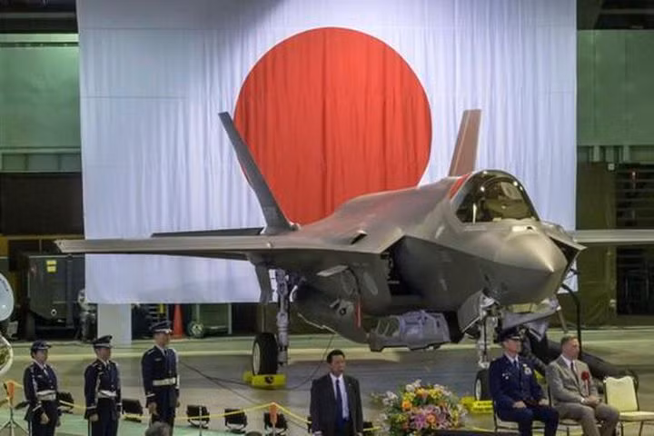 Ngoài ra, một số đồng minh của Mỹ cũng đang mua máy bay chiến đấu F-35 vào Lực lượng Không quân của họ. Nhìn chung, có ít nhất 13 quốc gia hiện đã mua F-35 hoặc có kế hoạch mua loại máy bay chiến đấu tàng hình thế hệ thứ năm này.