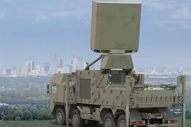 Tuy nhiên, thông tin của Weapons Tracker được xác nhận là UAV Lancet của Nga đã đánh trúng vào mục tiêu IRIS-T giả, rất có thể là mồi nhử bằng gỗ hoặc bằng cao su. 