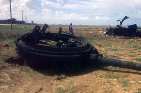 Theo các chuyên gia, kết quả của vụ nổ có thể là do tên lửa đã kích nổ đạn pháo chiếc T-80BMV trên, dẫn đến tháp pháo bị thổi bay ra ngoài; mặc dù tháp pháo có trọng lượng nhiều tấn và kích thước khổng lồ, nó vẫn bị văng ra xa ít nhất 15 mét.