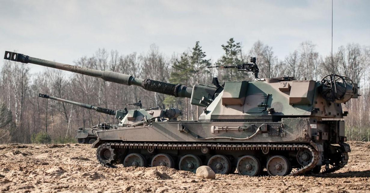 Ngày 7/6, Thủ tướng Ba Lan Morawiecki cho biết tại một cuộc họp báo rằng, Ba Lan và Ukraine đã ký hợp đồng xuất khẩu vũ khí, hợp đồng này sẽ trở thành một trong những hợp đồng xuất khẩu vũ khí lớn nhất của Ba Lan trong 30 năm qua, với tổng giá trị gần 3 tỷ Zloty (khoảng 700 triệu USD).