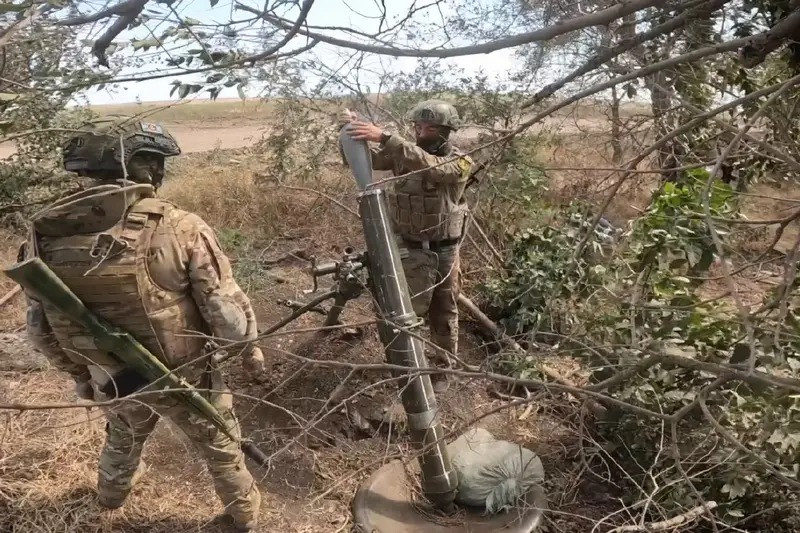 Sau khi Mỹ tuyến bố nối lại viện trợ quân sự cho Ukraine, quân đội Ukraine (AFU) tiếp tục phát động một cuộc phản công quy mô lớn vào khu vực Kursk, Belgorod của Nga và Luhansk ở Donbass.