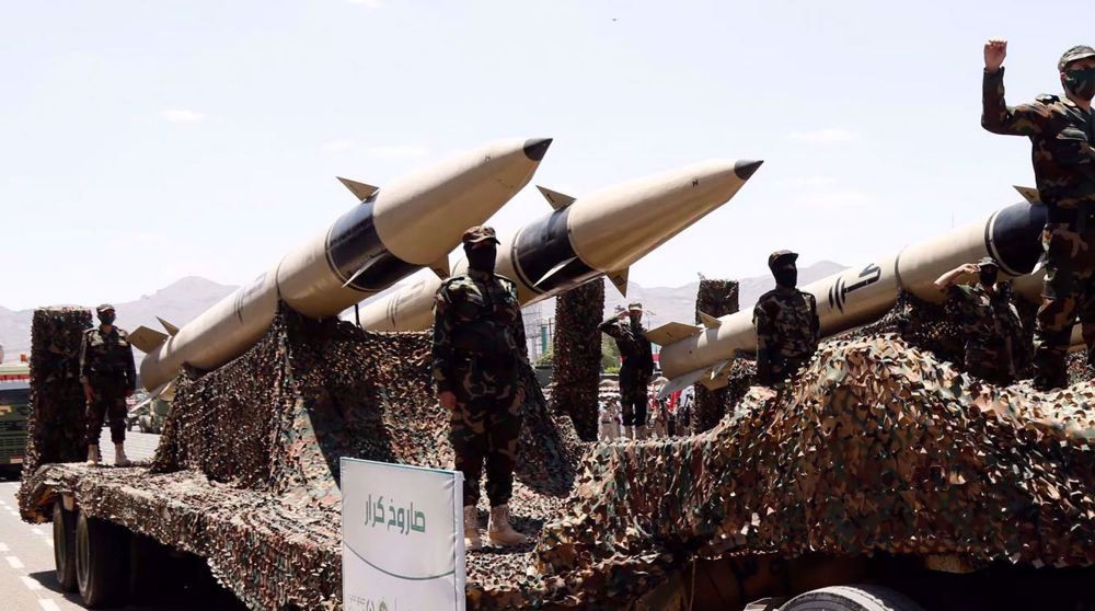 Tờ Financial Times cũng cho biết, các nhà ngoại giao Mỹ khẳng định Nga đã cung cấp một loạt hỗ trợ cho lực lượng vũ trang Houthi ở Yemen và đang thảo luận về việc bán vũ khí cho lực lượng vũ trang Houthi, bao gồm cả tên lửa chống hạm tiên tiến. Tuy nhiên, các chuyên gia được tờ báo thẩm vấn cho biết không có bằng chứng nào cho thấy có bất kỳ thỏa thuận mua bán vũ khí nào đã diễn ra. 