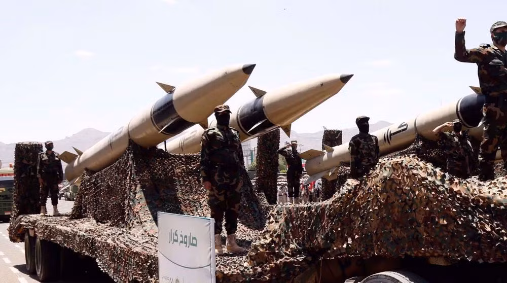 Tờ Financial Times cũng cho biết, các nhà ngoại giao Mỹ khẳng định Nga đã cung cấp một loạt hỗ trợ cho lực lượng vũ trang Houthi ở Yemen và đang thảo luận về việc bán vũ khí cho lực lượng vũ trang Houthi, bao gồm cả tên lửa chống hạm tiên tiến. Tuy nhiên, các chuyên gia được tờ báo thẩm vấn cho biết không có bằng chứng nào cho thấy có bất kỳ thỏa thuận mua bán vũ khí nào đã diễn ra. 
