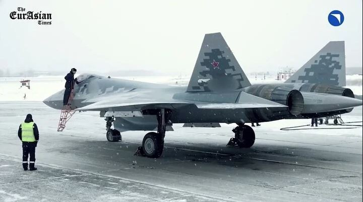 Thứ hai, số lượng máy bay chiến đấu Su-57 của Nga có hạn và vẫn đang trong giai đoạn hình thành sức mạnh chiến đấu; trong khi hệ thống phòng không Patriot được Mỹ sử dụng để hỗ trợ Ukraine cực kỳ mạnh mẽ. Nếu Su-57 bị bắn hạ, danh tiếng của máy bay Nga sẽ bị tổn hại đáng kể.