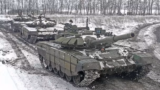 Thông báo của Bộ Quốc phòng Nga cho biết: “Kíp xe tăng, bao gồm trung sĩ Dmitry Garbuz, hạ sĩ Artyom Kabaev và binh nhì Takhir Urunov, đã tiêu diệt hai trực thăng cùng một lúc bằng một loạt bắn”.