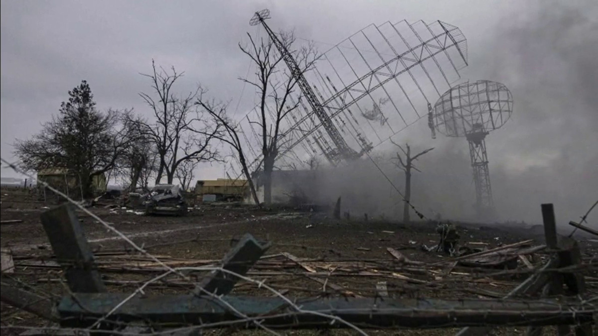 Không rõ bằng cách nào mà các lực lượng phòng không Ukraine đã bắn hạ được máy bay của Nga, vì theo tuyên bố của Nga, các trận địa phòng không của Quân đội Ukraine, đã bị Nga chế áp hoàn toàn? Nhưng tên lửa đất đối không vác vai (MANPAD) dường như là một nhân tố chính.