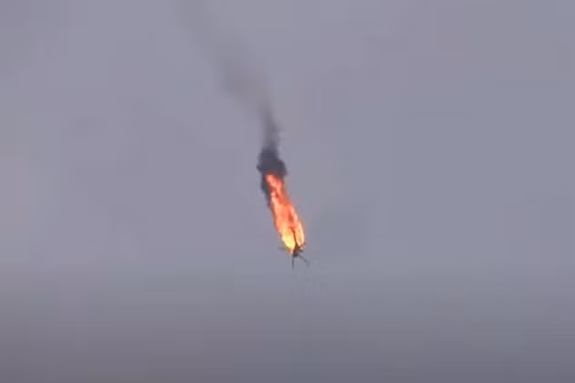 Bộ Quốc phòng Nga cho biết, một kíp xe tăng chiến đấu của Nga, nằm trong đoàn xe bị Không quân Ukraine phục kích gần làng Bashtanovka, đã tiêu diệt hai trực thăng Ukraine bằng một loạt đạn súng máy phòng không 12,7mm.