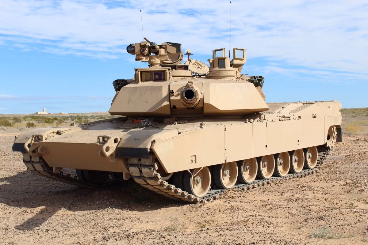 Mỗi loại xe tăng này đều có những ưu điểm và nhược điểm riêng. M1A2 Abrams của Mỹ là loại xe tăng mạnh với hỏa lực và khả năng cơ động tuyệt vời, được trang bị hệ thống điều khiển hỏa lực và hệ thống phòng thủ hiện đại.