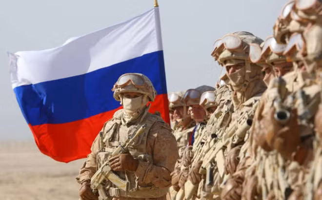 Còn đối mặt với sự áp bức của phương Tây, Nga có thể cần phải đẩy nhanh việc mở rộng lãnh thổ và tăng ảnh hưởng với những người dân Slav ở châu Âu (chủ yếu ở Đông Âu), để thoát khỏi tình trạng khó khăn và tái hòa nhập Ukraine dưới lá cờ Nga. 